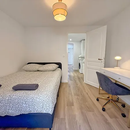 L'esterel 450m & Gare Saint-raphael 950m